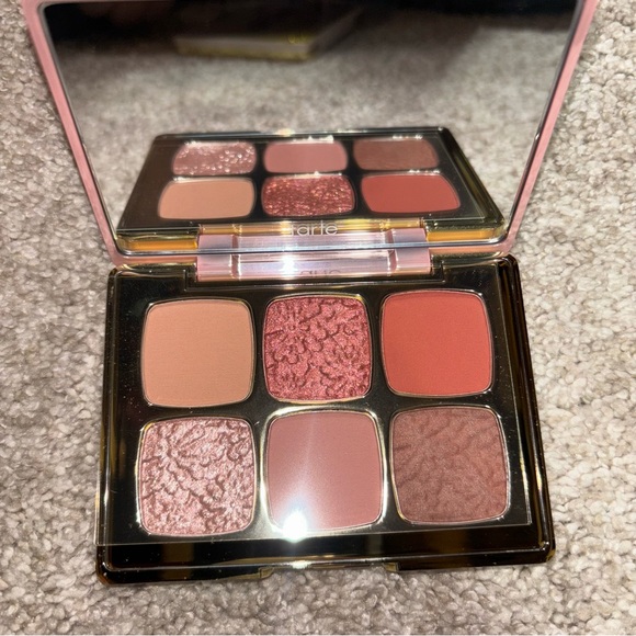 Tarte new MARACUJA
LICY eyeshadow pallet - Picture 2 of 2